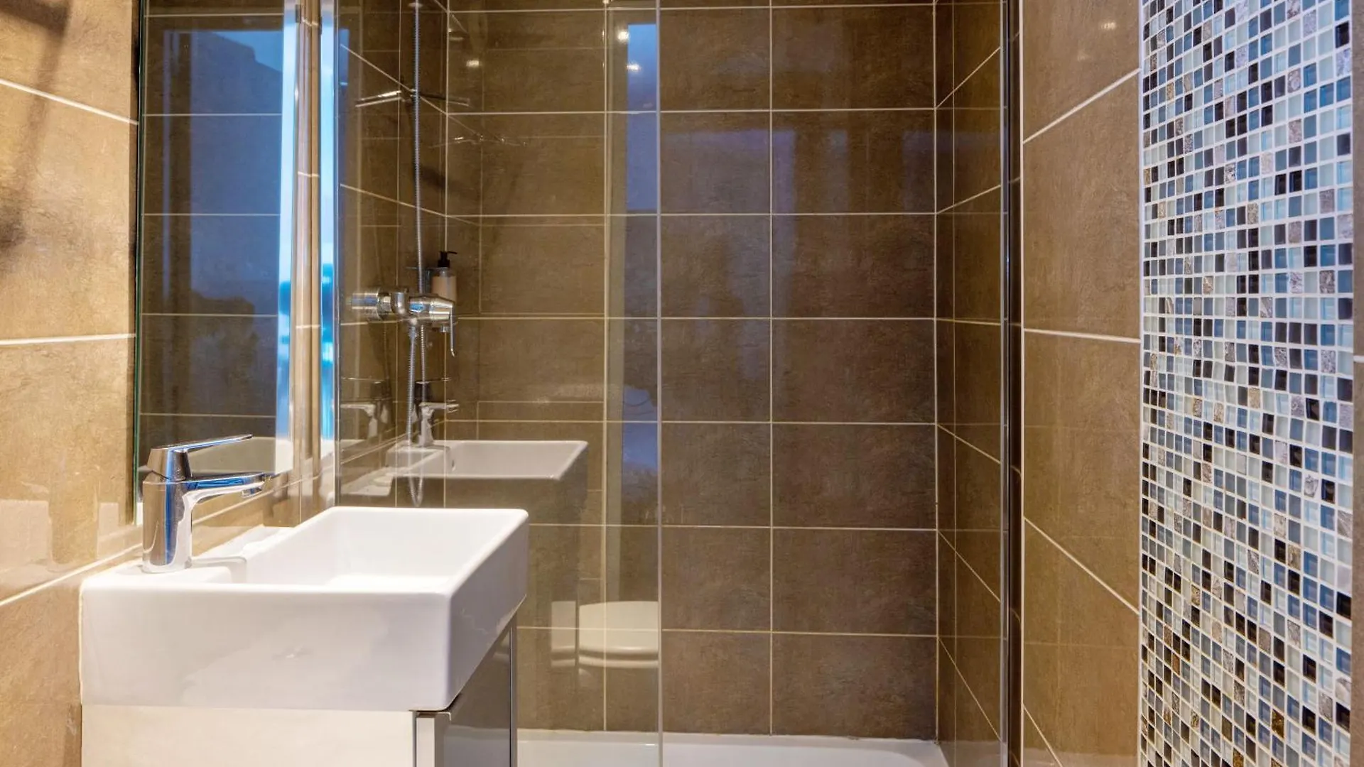 Victoria Otel 2*